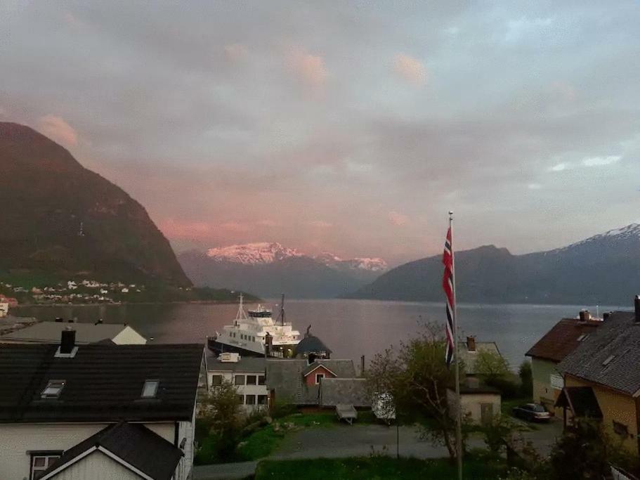 Villa Huset Pa Hauen Volda Esterno foto